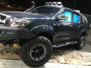 CST SAHARA M/T 2 mounted on Toyota Hilux with custom wheels.